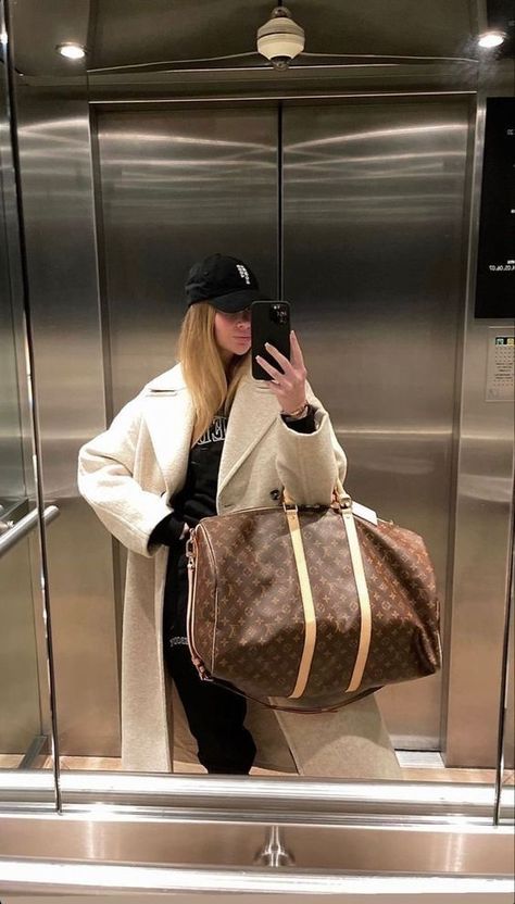 Pack your bags, baby. Louis Vuitton. Jess Hunt Outfit, Baby Louis Vuitton, Jess Hunt, Brown Clothing, Cabin Trip, Daily Outfit Inspiration, Pack Your Bags, Airport Outfit, Fitness Inspo