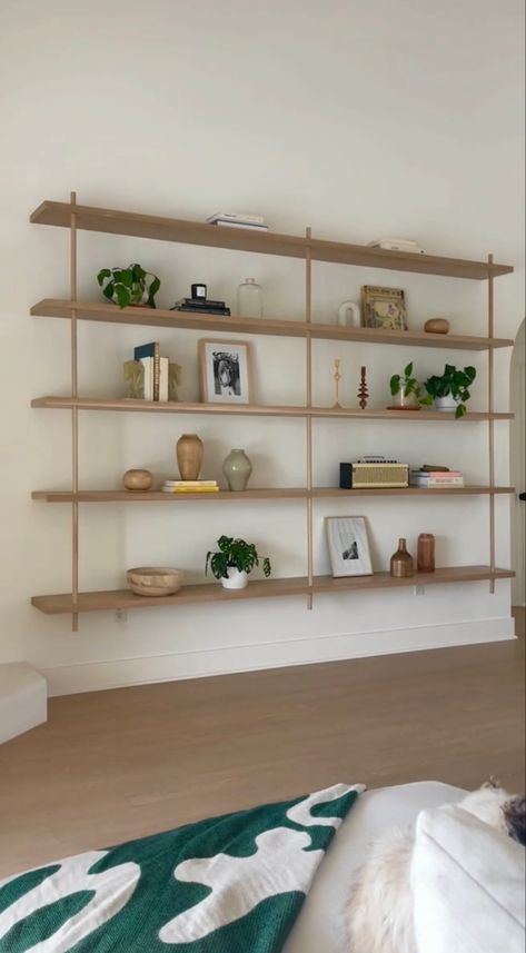 Full Wall Wood Shelves, Open Bookcases Living Room, Wall Open Shelf Design, How To Style Floor To Ceiling Shelves, Whole Wall Shelving, Floating Wall Bookshelves, Wall Mounted Shelves Living Room, Whole Wall Shelves, Open Shelving Office