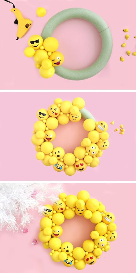 Aww, Sam: DIY Emoji Ornament Wreath Emoji Room, Tumblr Christmas, Emoji Craft, Emoji Diy, Emoji Christmas, Emoji Birthday Party, Emoji Party, Emoji Birthday, Smiley Faces