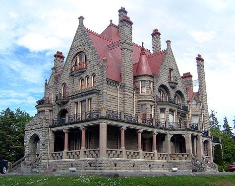 Craigdarroch Castle, Winter Wedding Destinations, Mansion Homes, Mansion Exterior, Castle Mansion, Mansion Floor Plan, Modern Mansion, Mansion Interior, Fantasy Castle