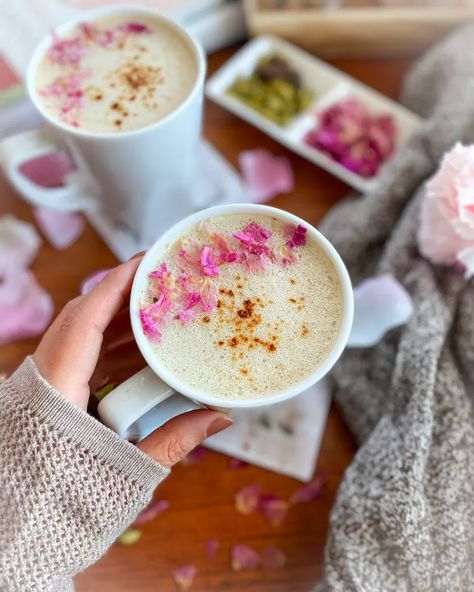 Top 10 Hot Drinks To Make On A Snow Day | Foodtalk Ashwagandha Recipes, Edible Rose Petals, Moon Milk, Ayurvedic Recipes, Nut Milk, Ayurveda, Healthy Drinks, Cappuccino, Hot Drink