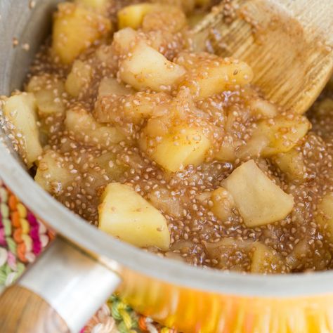 Sugar-Free Apple Pie Chia Seed Jam + Parfait Vanilla Almond Milk Recipes, Jam Breakfast, Sugar Free Apple Pie, Chia Seed Jam Recipe, Breakfast Parfait, Chia Seed Jam, Almond Milk Recipes, Vegan Overnight Oats, Oh She Glows