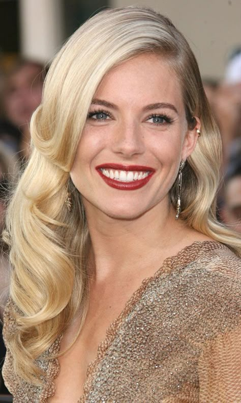 New Year Hairstyle, 1920s Hair, Twisted Hair, Hollywood Hair, Sienna Miller, Long Blonde, Long Blonde Hair, Blonde Ombre, Red Lipstick