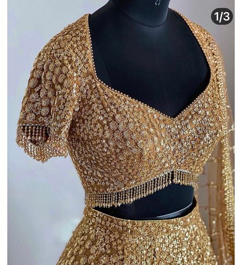 Golden Blouse Designs, Ready Made Saree, Blouse Indian Saree, Lengha Blouse Designs, Golden Blouse, Blouse Sari, Blouse Lehenga, Sequence Blouse, Blouse Indian