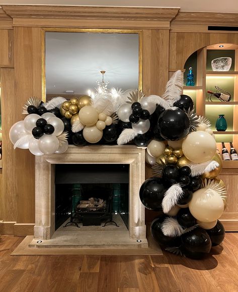 Roaring 20s Balloon Decor, Great Gatsby Balloon Arch, 1920s Balloon Decorations, Roaring 20s Style, Jazz Theme, 1920 Party, Gatsby Birthday, Gatsby Birthday Party, Roaring 20s Fashion