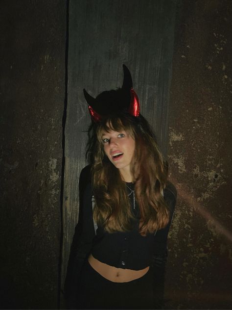 #halloween #devil #costume #halloween #scary #shadow #photography #inspiration #aesthetic Devil Costume Aesthetic, Black Devil Costume, Devil Costume Women, Devil Costume Halloween, Scary Shadow, Halloween Devil Costume, Final Girl, Devil Halloween, Devil Costume