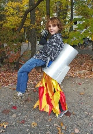 My son wanted to be a boy and a jet pack this year, so we started searching the internet for jet pack costume ideas. He has been doing optical illusion cos Diy Jet Pack, Invisible Man Costume, Gumball Machine Costume, Illusion Costumes, Space Costumes, Reindeer Costume, Jet Pack, Homemade Costumes, Weird Fashion