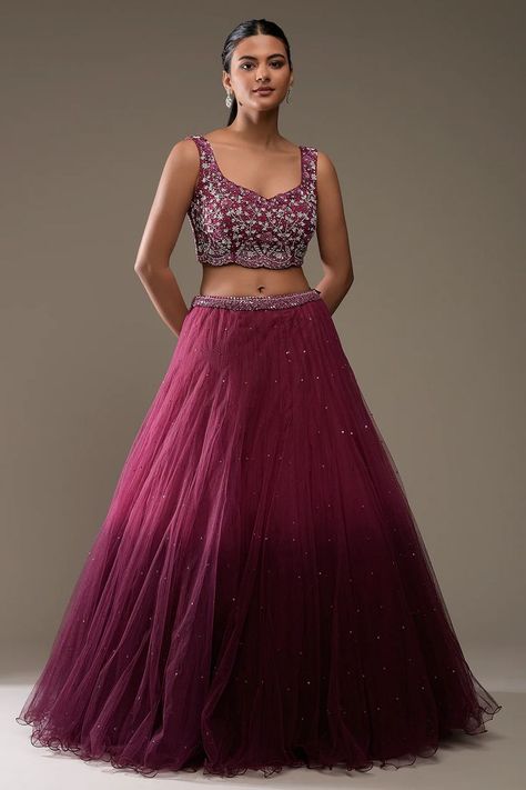 Top Designs For Lehenga, Crop Top And Skirt Indian Weddings, Crop Top Designs For Lehenga, Crop Top Lehenga Wedding, Crop Top And Skirt Indian, Unique Lehenga Designs, Skirt And Crop Top Indian, Latest Bridal Lehenga Designs, Crop Top Lehenga