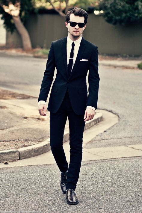 damn... my favorite outfit... love it :) #black #blacksuit Semi Formal Outfit, A Man In A Suit, Man In A Suit, Black Suit Men, 2015 Fashion Trends, Formal Mens Fashion, Mens Fashion Blog, Classy Men, Beanie Boos