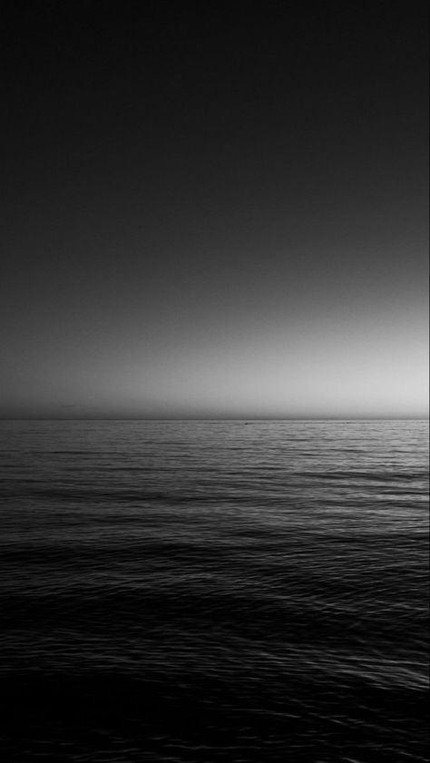 Amoled Wallpaper, Iphone Wallpaper Landscape, Dark Phone Wallpapers, Ocean Wallpaper, Dark Mode, Iphone Wallpaper Tumblr Aesthetic, Phone Wallpaper Images, Black And White Aesthetic, Minimalist Wallpaper