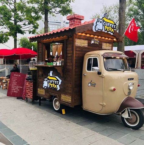 Indian Food Truck, Food Trucks Ideas, Pop Up Store Design, Tacos To Go, Moto Taxi, Burger Place, Pizza Food Truck, Cartoon Chef, Mobile Coffee Shop