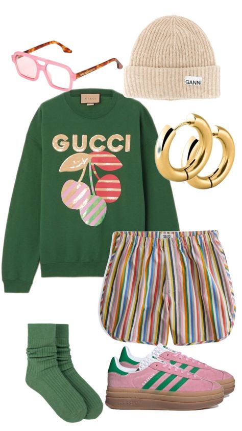 Gucci Jumper, Outfit With Shorts, Scandinavian Outfit, Looks Adidas, Jumper Women, Jumper Outfit, Skandinavian Fashion, Looks Street Style, Summer Fits