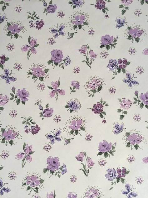 Purple Cottagecore, Purple Pages, Journaling Collage, Antique Shelves, Violet Pastel, Purple Flowers Wallpaper, Phone Background Patterns, Vintage Floral Wallpapers, Wallpaper Purple