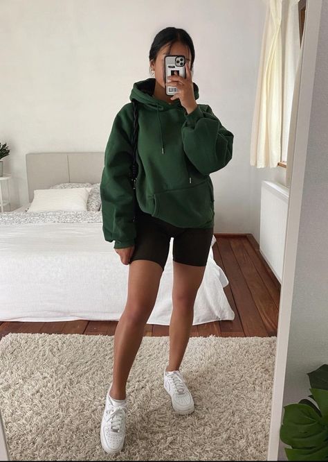 Athletic Wear Outfits, Look Legging, Biker Shorts Outfit, Cooler Look, Athleisure Outfits, Sporty Outfits, Athletic Outfits, Looks Style, Outfits Casuales