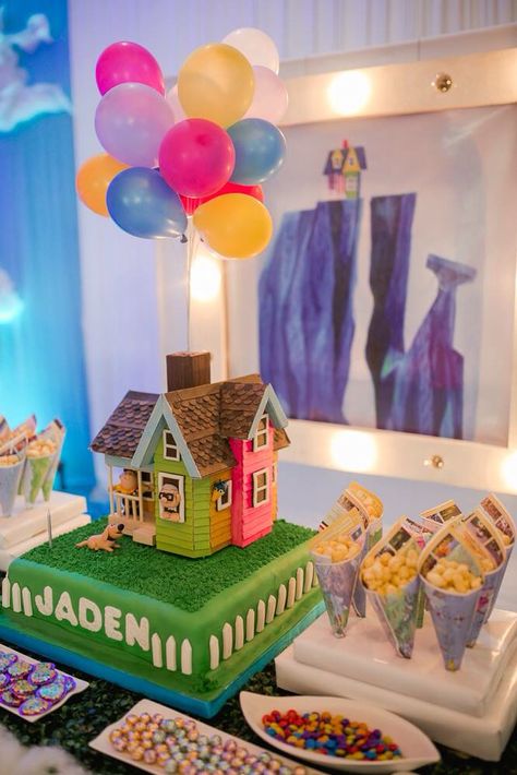 Sweet corner. Cake. DIY. Up disney movie themed first birthday cake. Russell cake. First birthday cake. Up Birthday Cake, Cake First Birthday, Andrew Lawrence, Up Disney, Movie Cakes, Sweet Corner, Cake Diy, Themed First Birthday, Movie Night Party