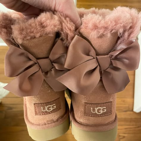 New Uggs Sz 6 Kids Never Worn Spoiled Daughter Aesthetic, Glitter Uggs, Pearl Boots, Pink Ugg Boots, Cute Uggs, New Uggs, Brown Ugg Boots, Pretty Sneakers, Pink Uggs