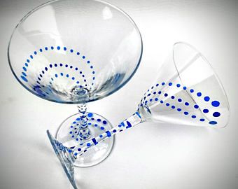 2 Blue painted martini glasses, hand painted martini glass Painted Martini Glasses Ideas, Painting Martini Glasses, Painting Cocktail Glasses, Tini Party, Painted Martini Glasses, Martini Painting, Unique Wine Glass, Martini Party, Unique Wine Gifts