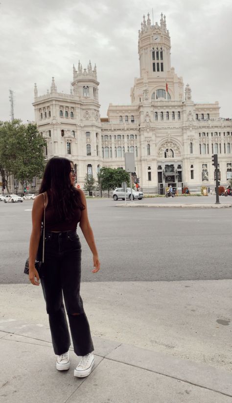 #madrid #spain #france #italy #aesthetic #outfit #fit #converse #tumblr #summer #friends #usa #uk #tutorial #me #pants Converse Tumblr, Madrid Spain Aesthetic, Italy Aesthetic Outfit, Tumblr Summer, Spain Outfit, Spain Tour, Spain Aesthetic, France Italy, Italy Aesthetic