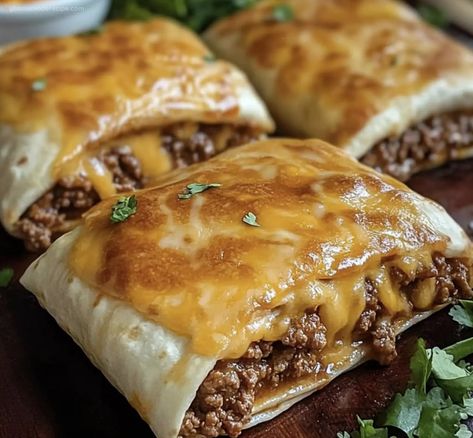 Loaded Taco-Stuffed Cheesy Pockets Recipe - My Home Made Recipe Cooking With Nan, Taco Pockets, Farm Cooking, Beef Steak Recipes, Food Babe, Yummy Comfort Food, Exotic Food, Creamy Cheese, Mashed Sweet Potatoes