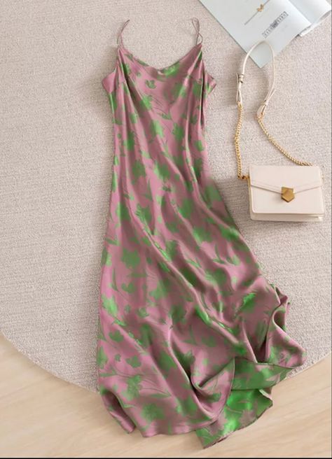 slip dress, pink and green dress Pink Satin Slip Dress, Pink And Green Dress, Pink Slip Dress, Dress Business, Beach Boho, Satin Slip Dress, Business Dresses, Hot Dress, Dress Party