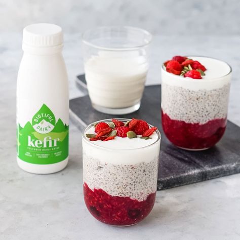 Easy Breakfast Idea featuring Kefir Chia Pudding with Fresh Berry Compote. High in protein and billions of gut-friendly bacteria. Kefir Chia Pudding Recipe, Kefir Chia Pudding, Chai Pudding, Bicol Express, Chia Recipes, Keto Breakfasts, Raspberry Yogurt, Healthy Summer Desserts, Bruschetta Ingredients