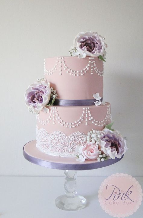 Sparkle Wedding Cakes, Sugar Flower Wedding Cake, Pink Cake Box, Watercolor Wedding Cake, Wedding Cake Setting, Wedding Cake Ribbon, Blush Wedding Cakes, Ivory Wedding Cake, Rose Gold Wedding Cakes