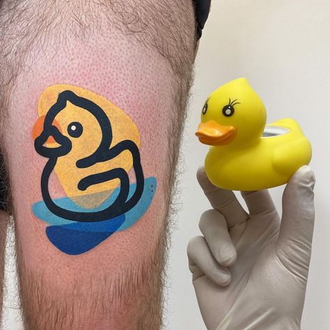 Mattia Calvi on Instagram: “🛁RUBBER DUCK DESTRUTTURATA🧼 . . @worldfamousink @fkirons @balm_tattoo . . #rubberduck #tattoo #tattooer #tattooartist #tattoodo…” Duckie Tattoo, Ducky Tattoo, Rubber Duck Tattoo, Norse Tattoos, Ambigram Tattoo, Ankle Tat, Duck Tattoos, L Tattoo, Biomechanical Tattoo