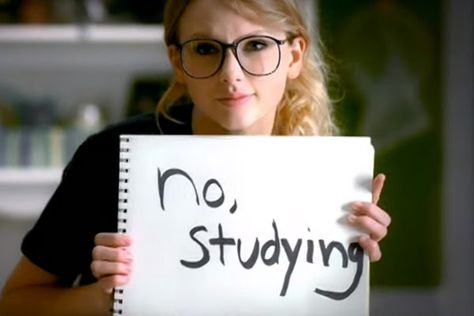 High School Stereotypes, Estilo Taylor Swift, You Belong With Me, All About Taylor Swift, Taylor Swift Funny, 웃긴 사진, Long Live Taylor Swift, Taylor Swift Wallpaper, Live Taylor