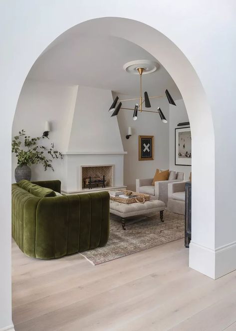 22 Transitional Living Rooms That Blend Modern and Traditional Style Mediterranean Bungalow, House Nine Design, California Style Decor, 2023 Home Decor Trends, Sage Green Palette, Modern Traditional Living Room, Sitting Area Design, Arch Entryway, Living Room Wall Ideas