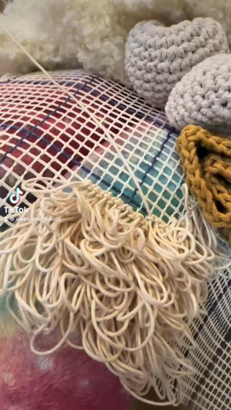 #diy #mossrugs #bathmats #homedecor #interiordesign #sustainableliving #outdoorstyle #upcyclingtips #mossart #handmadehome Art Yarn Weaving, Diy Moss, Crochet Store, Moss Rug, String Art Tutorials, Weaving Loom Diy, Weaving Loom Projects, Fiber Sculpture, Crochet Carpet