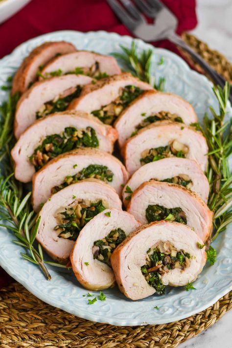 Stuffed Pork Loin is the perfect easy holiday meal. Though it has a few simple ingredients and is simple to make, it is a show stopper! Stuffed Turkey Roll, Pork Loin Chops Recipes, Pork Roulade, Turkey Roll, Stuffed Pork Loin, Stuffed Turkey, Slow Cooker Casserole, Recipe Pork, Pork Tenderloin Recipe