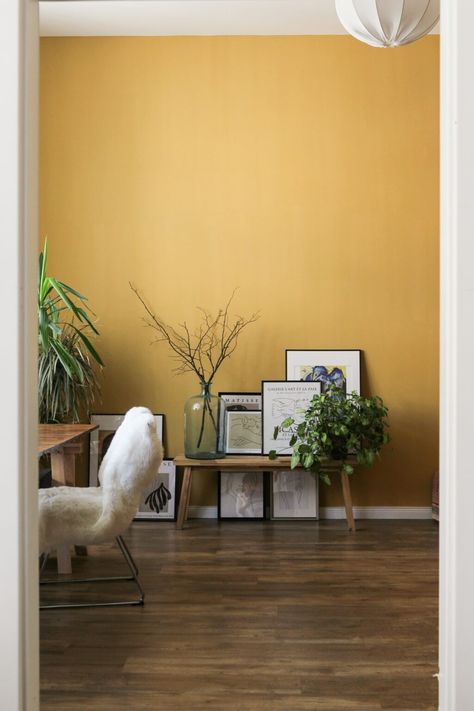 Decorating with Yellow: 15 Yellow Ideas to Brighten Your Room Yellow Painted Living Room, Golden Yellow Living Room Walls, Yellow Wallpaper Room Ideas, Yellow Wallpaper Living Room, Yellow Wallpaper Room, Decorating With Yellow, Mustard Sofa, Yellow Rooms, Yellow Walls Living Room