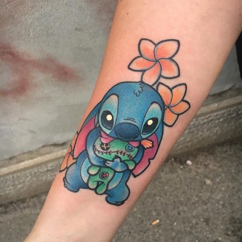 1,486 Likes, 23 Comments - Michela Bottin Tattoo artist (@michelabottin) on Instagram: “#stitch #stitchtattoo #disneystitch #disneytattoo #cutetattoo #sweettattoo #inkeddisney…” Small Stitch Tattoo, Scrump Tattoo, Cute Disney Tattoos, Disney Stitch Tattoo, Lilo And Stitch Tattoo, Ohana Tattoo, Disney Sleeve Tattoos, Stitch Tattoo, M Tattoos