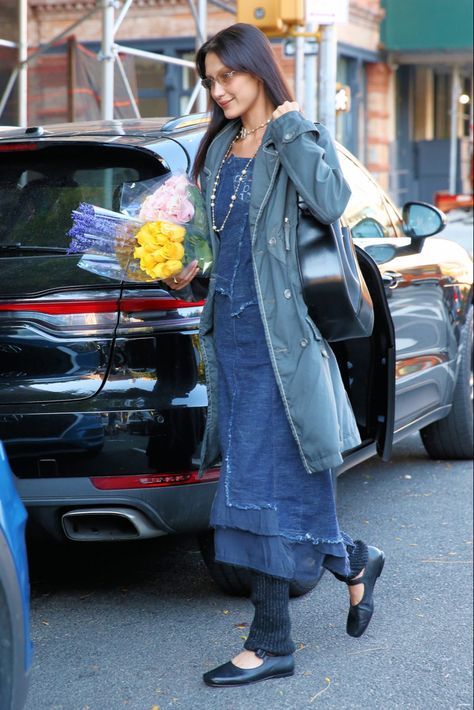 Ballet Flats Street Style, Dress Leg Warmers, Red Ballet Flats Outfit, Bella Hadid Fashion, Bella Hadid Dress, Hadid Fashion, Leg Warmers Outfit, Denim Aesthetic, Ballet Flats Outfit