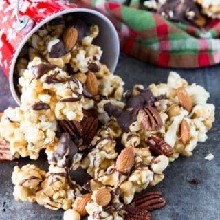 Caramel Moose Munch Fancy Popcorn - Easy Peasy Meals Easy Peazy Mealz, Fancy Popcorn, Autumn Chopped Salad, Microwave Caramel Corn, Carmel Popcorn, Popcorn Ideas, Microwave Caramels, Popcorn Recipes Easy, Moose Munch