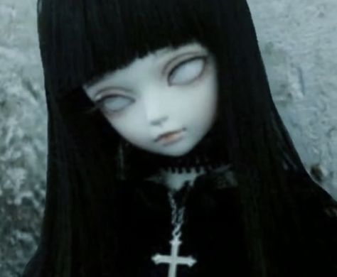 Porcelain Doll Aesthetic, Art Bizarre, Doll Plushies, The Cardigans, Doll Aesthetic, Spotify Artist, Haunted Dolls, Gothic Dolls, Creepy Dolls