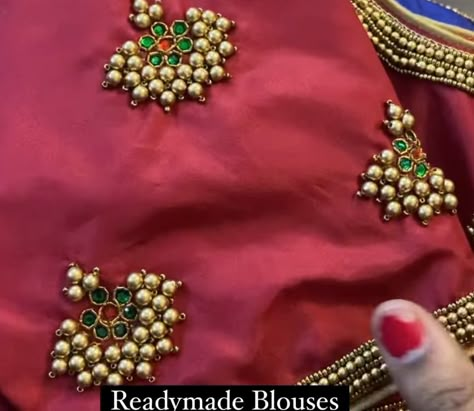 Basic Maggam Work, Butta Hands Maggam Work Blouses, Kundan Blouse Designs, Aari Butta Designs, Magam Work Designs, Latest Bridal Blouse Designs, Aari Designs, Simple Hand Embroidery Patterns, Aari Blouse