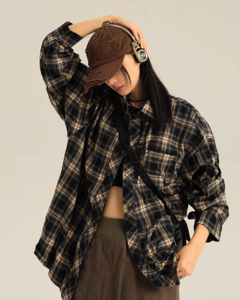 A cute checkered shirt with a loose atmosphere.  Perfect for long-term wear and daily use.  You can create a mature atmosphere while incorporating just the right amount of roughness and casualness.  ◾️Model Height/Weight: 160cm/42kg Try-on size: L     Size (cm) Length Shoulder Chest 袖丈   S 72 59 125 55   M 74 60 129 56   L 76 61 133 57 Checkered Long Sleeves Outfit, Shirt Over Long Sleeve Outfit, 90s Tomboy, Checkered Shirt Outfit, Fashion Sketches Dresses, Plaid Outfits, Bear Outfits, Tomboy Style Outfits, Checkered Shirt