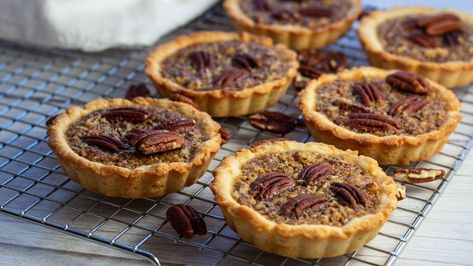 Pecan Pie Tartlets, Pecan Tartlets Recipe, Pecan Tartlets, Cranberry Meringue Pie, Jar Pies, Mason Jar Pies, Pecan Pie Tarts, Easy French Bread Recipe, Dessert For Fall