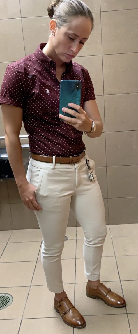 Lesbian fashion 2019 Business Lesbian Style, Corporate Lesbian Style, Butch Business Casual, Stem Lesbian Dinner Outfits, Lesbian Business Fashion, Lesbian Business Casual Outfits, Business Casual Androgynous, Lesbian Wedding Outfits Casual, Tomboy Outfits Formal Casual