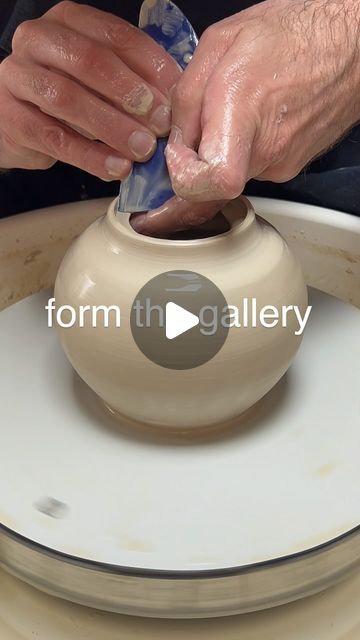 Ceramic Drawing Ideas, Ceramic Videos, Teapot Pottery, Bittersweet Symphony, Pottery Tea Pots, Teapot Ceramic, Stoneware Teapot, Pottery Teapots, Clay Teapots