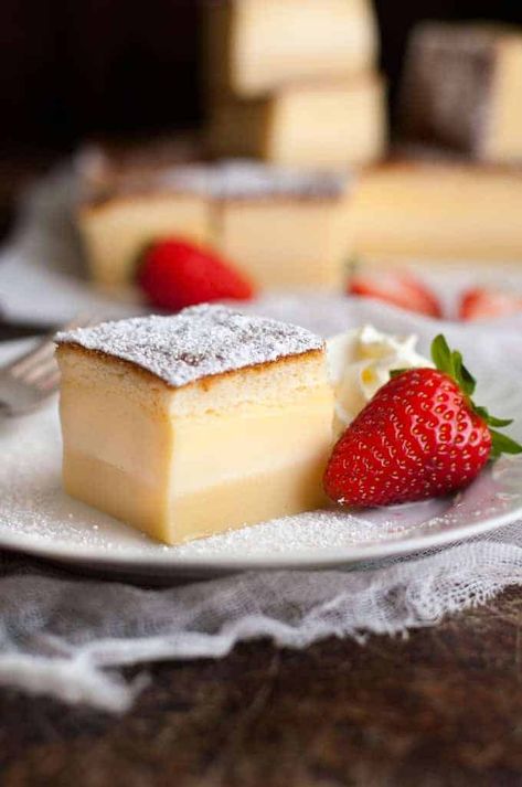 Magic Cake Recipes, Magic Custard Cake, Custard Cake Recipes, Kek Lapis, Recipetin Eats, Recipe Tin, Torte Cupcake, Custard Cake, Magic Cake