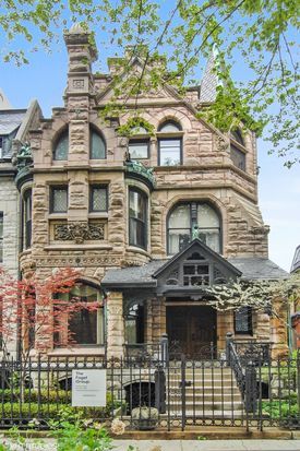 Richardsonian Romanesque, Landscaping With Fountains, Awesome Houses, Stone Mansion, Chicago House, Victorian Ladies, Victorian Mansions, Nice Places, Mansions For Sale