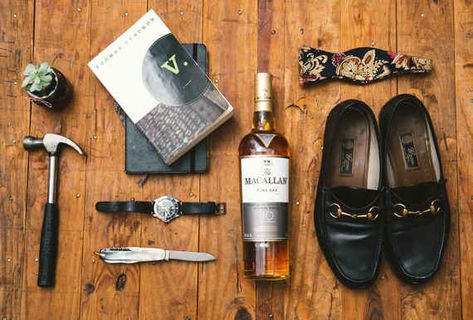 47 things every self-respecting man should own. Gentleman Tips, Manly Stuff, Art Of Manliness, Dapper Gentleman, Mens Gear, Burberry Accessories, Mens Lifestyle, Mens Essentials, Interesting Stuff