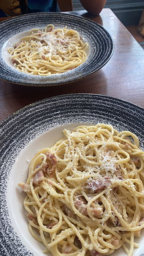 food | food inspo | italian food | pasta | scran | meal ideas | meal inspo | eat | carbonara | cheese pasta | bacon pasta | recipes | dinner date | aesthetic food | aesthetic meals | instagram feed inspo | photo inspo | feed | instagram food inspo | story inspo | girls meal ideas Pasta Carbonara Aesthetic, Carbonara Aesthetic, Pasta Pictures, Aesthetic Eating, Food Core, Uni Meals, Royal Food, Pasta Aesthetic, Yummy Pasta