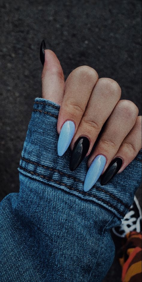 Spring Nail Designs 2023, Nail Art Stencils, Unghie Sfumate, Art Stencils, Spring Nail Designs, Nail Art Gel, Edgy Nails, Grunge Nails, Simple Acrylic Nails