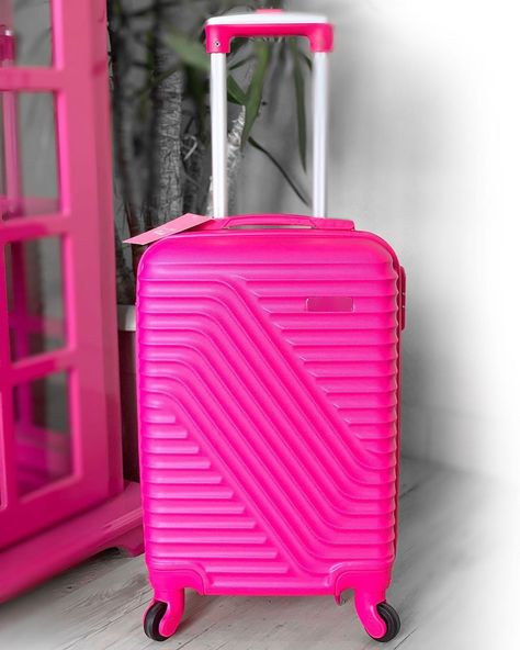 Pink Suit Case, Pink Suitcase, Pink Luggage, Aaliyah Style, Travel Bag Set, Designer Store, Dark Hair With Highlights, Pink Life, Trolley Bags