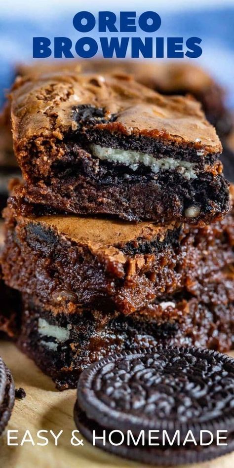 Oreos and brownies are a match made in heaven! Make easy brownies from scratch and fill them with Oreos for a cookies and cream brownie! This Oreo Brownie Recipe is a homemade keeper for when you need a sweet treat. Fudge Oreo, Oreo Brownies Recipe, Easy Brownies, Oreo Brownie, Crazy For Crust, Fudgy Brownie, Oreo Brownies, Dessert Bar Recipe, Oreo Cookie