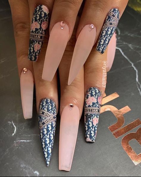 Ysl Nails Design, Chanel Nails Design, Dior Nails, Shiny Nails Designs, Gucci Nails, Luminous Nails, Chanel Nails, Beauty Nails Design, Dope Nail Designs