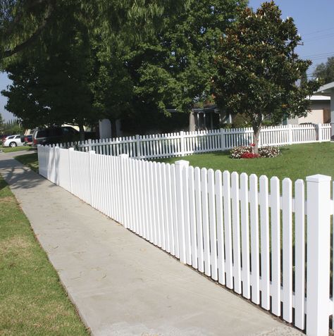 White Picket Fence Garden, Vinyl Fence Ideas, Paver Installation, Vinyl Picket Fence, White Vinyl Fence, Vinyl Fences, How To Install Pavers, Vinyl Fencing, Fence Installation